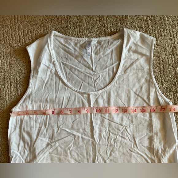🇨🇦 Blue Sky Ginny Tank White Sleeveless Linen/Bamboo Scoop Neck Top Sz S EUC - Picture 9 of 10
